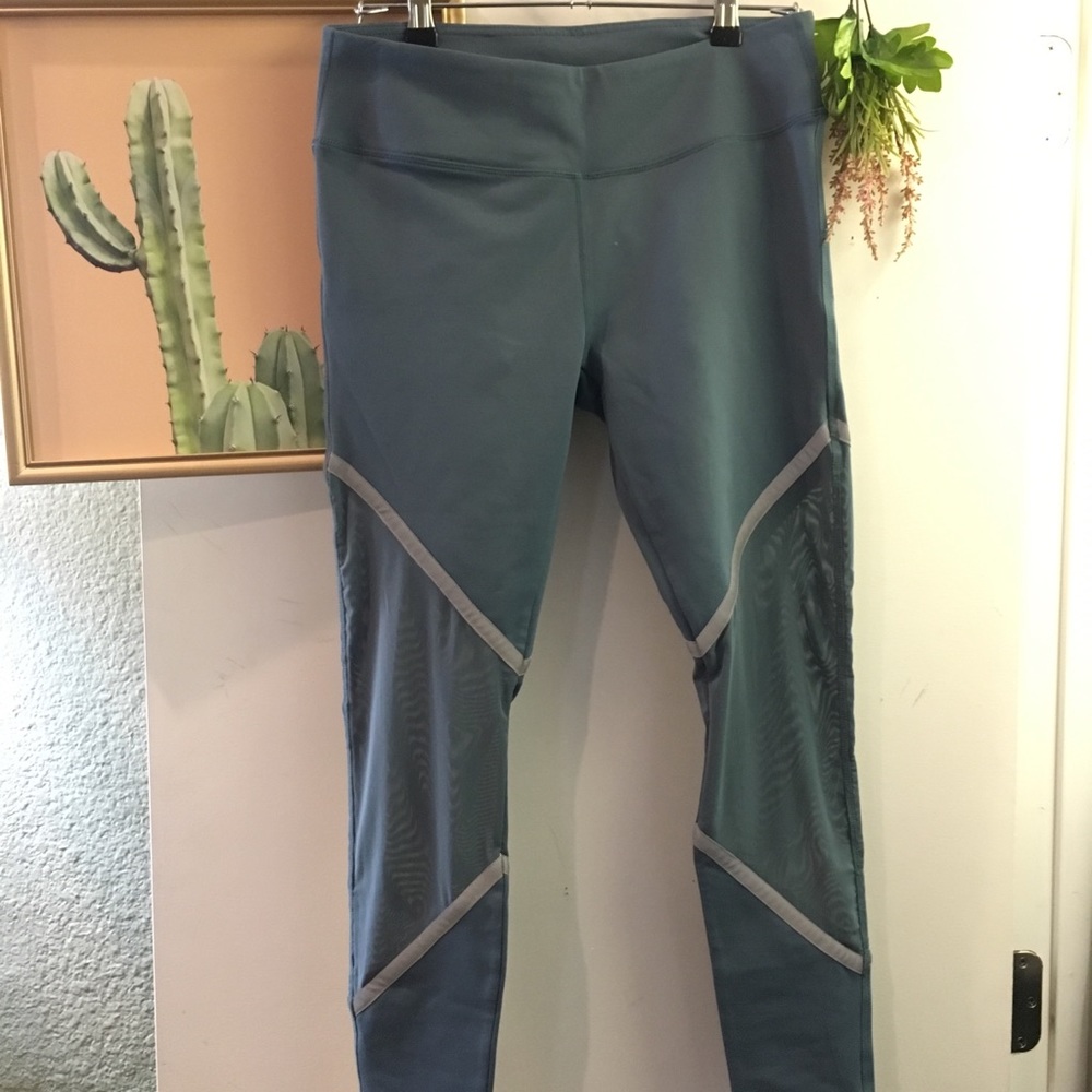 Fabletics Teal Mesh Reflective Trim Leggings